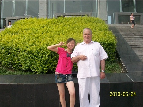 53ea057e.jpg - 76703 Bytes